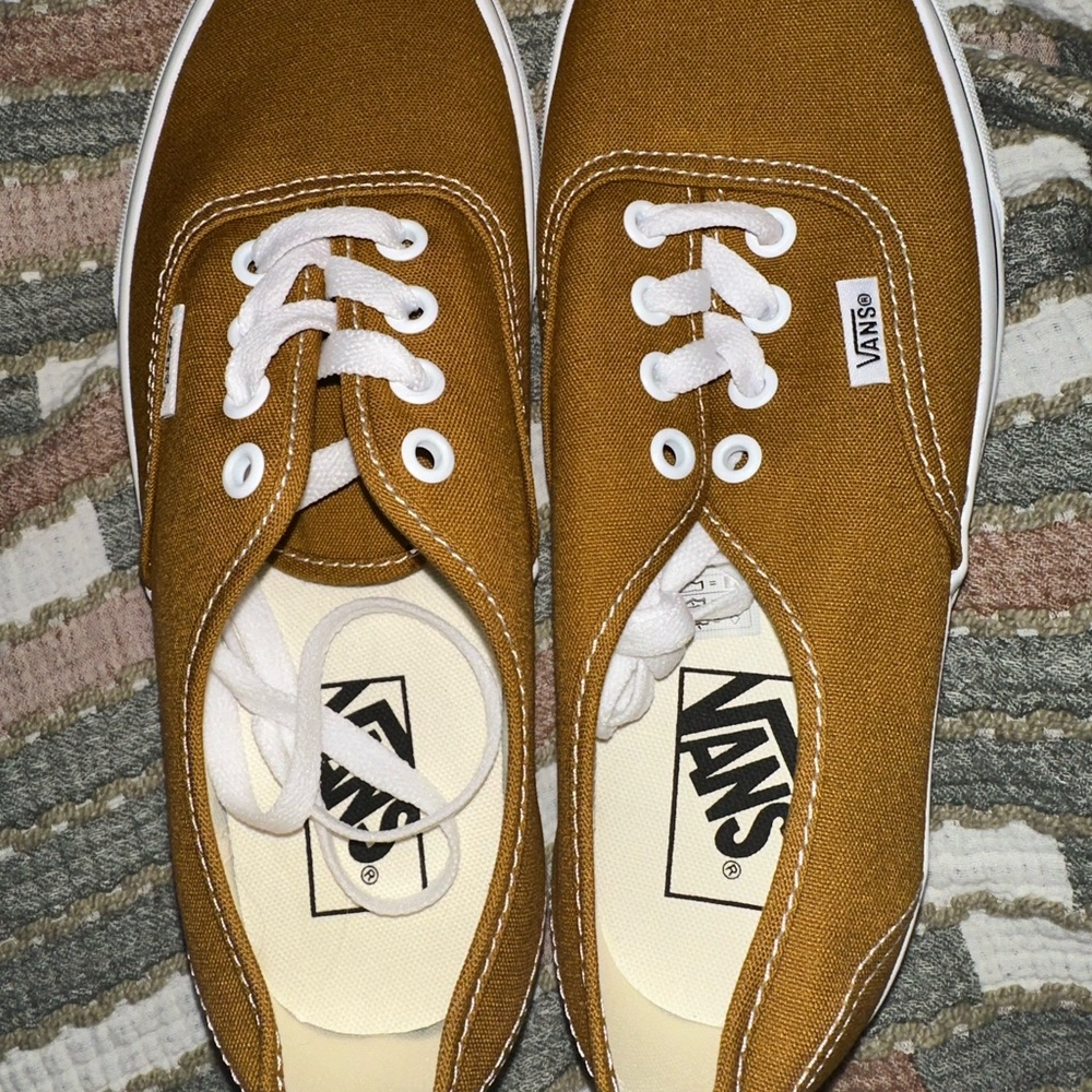 Women’s Vans Authentic 6.5